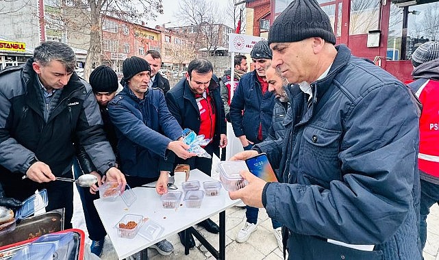 Ardahan'da depremzedeler için dualar edildi, helva dağıtıldı