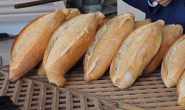 Ekmek 15 TL'den satılmaya başlandı