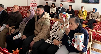 Huzurevi sakinlerine sinema keyfi