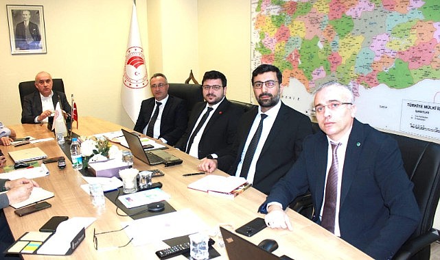 Kafkas Arısı Gen Merkezi Müdürü Aydın, Hayvancılık Genel Müdürü’ne brifing verdi