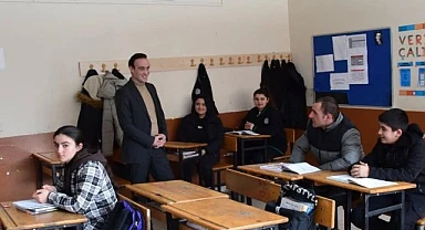 Kaymakam Kestioğlu öğrencileri dinledi