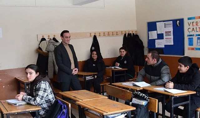 Kaymakam Kestioğlu öğrencileri dinledi