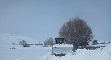 Köy yolları açık, karla mücadele çalışmaları aralıksız sürüyor