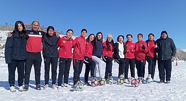 Kura Kadın Futbol Takımı hazırlıklarını tamamladı