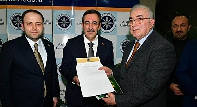 Öğüt, doğalgazda indirim talebi mektubunu Cumhurbaşkanı Yardımcısı Yılmaz’a verdi