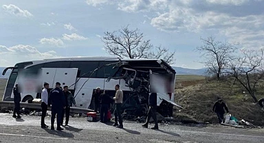 Ardahan yolcu otobüsü kaza yaptı: 11 yaralı