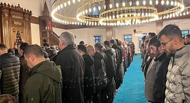 Ardahanlılar Ramazan ayının ilk gününde camilere akın etti
