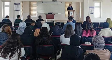 Çıldır'da "Gençlik ve İman" Konferansı düzenlendi