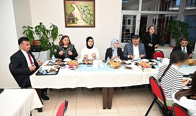 Çocuklarla iftar sofrasında buluştular
