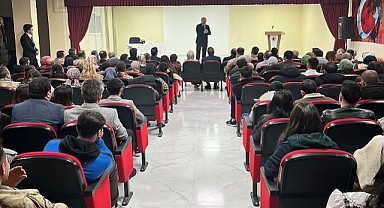 Dr. Gündüz, Hanak İmam Hatip Lisesi’nde “Çanakkale Zaferi” konulu konferansı verdi
