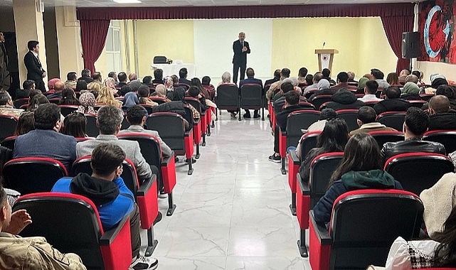Dr. Gündüz, Hanak İmam Hatip Lisesi’nde “Çanakkale Zaferi” konulu konferansı verdi
