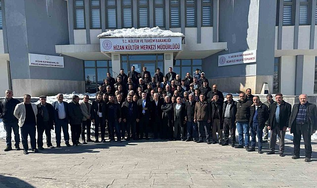 İş adamı Yaşar İzsiz'den 3 bin gıda kolisi dağıtımı
