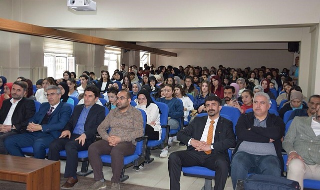 Kağızman'da panel ve müzik dinletisi