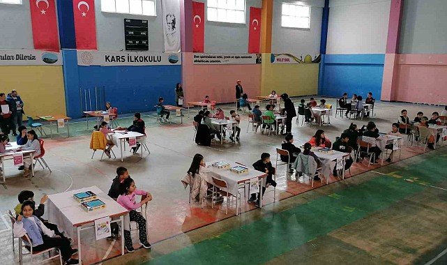 Kars İlkokulu'nda akıl ve zeka oyunları turnuvası düzenlendi