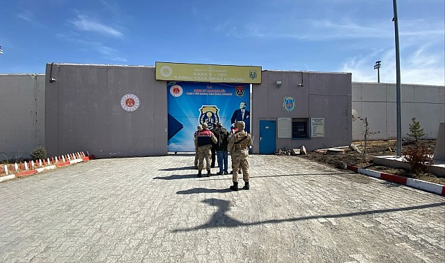 Kars'ta kasten öldürme suçundan aranan 2 kişi yakalandı