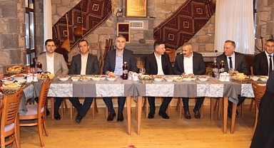 Kaymakam Kılıç, iftarda muhtarlarla bir araya geldi