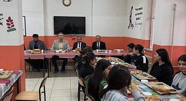 Kaymakam Kılıç, öğrencilerle birlikte oruç açtı