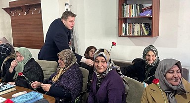 Kaymakam Meram, kadın kursiyerlerle bir araya geldi