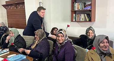 Kaymakam Meram, kadın kursiyerlerle bir araya geldi