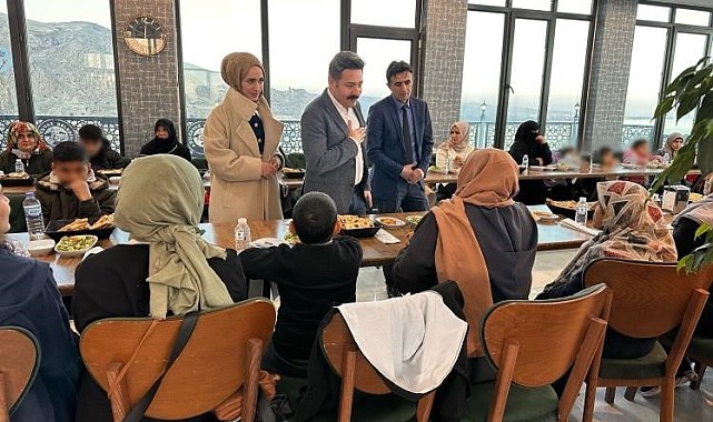 Kaymakam Özçelik, yetim ve öksüz çocuklarla iftar yaptı
