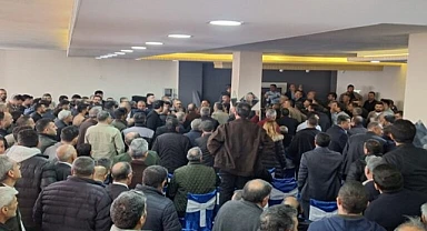 Köprülü derneği Genel Kurulu’nda gerginlik çıktı, başkanlık seçimi ertelendi