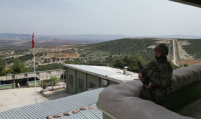 Mehmetçik, vatan savunmasını bayramda da sürdürüyor