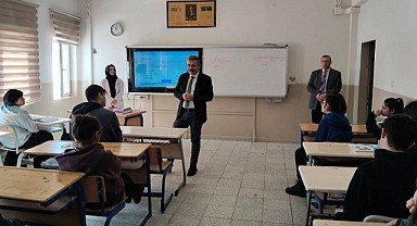 Müdür Uzantı, öğrencilerle sohbet etti