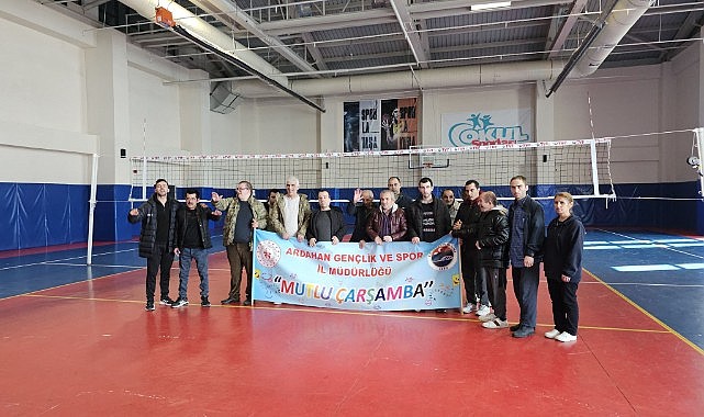'Mutlu Çarşamba' yüz güldürüyor
