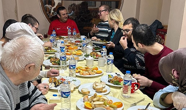 Özel bireyler sahur sofrasında buluştu