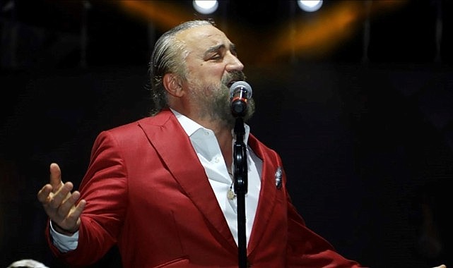 Ünlü sanatçı Volkan Konak, hayatını kaybetti