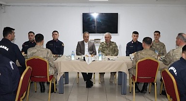 Vali Çiçek, askeri personelle oruç açtı