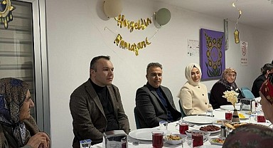 Vali Çiçek, huzurevi sakinleriyle iftar yaptı
