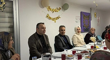 Vali Çiçek, huzurevi sakinleriyle iftar yaptı