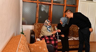 Vali Çiçek, şehit annelerinin kadınlar günü kutladı