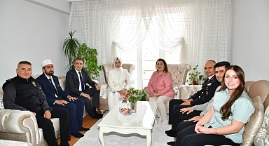 Vali Çiçek'ten şehit ailelerine Bayram ziyareti