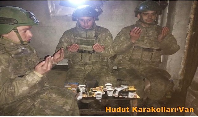 Zor şartlarda görev yapan Mehmetçikten ilk sahur