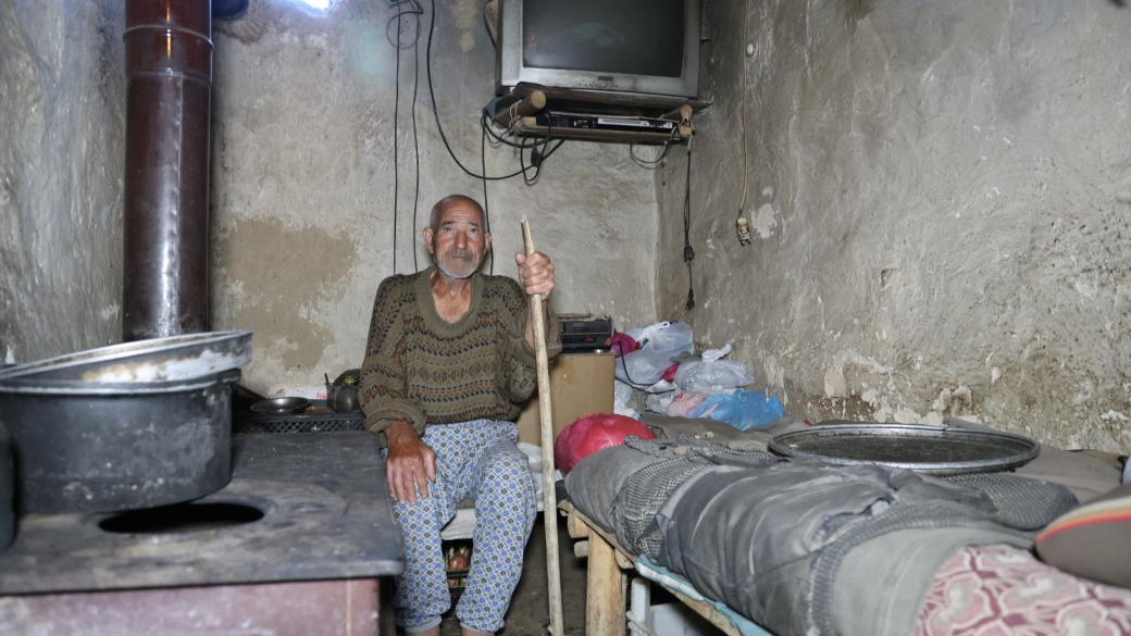 Ambulansa binerken ’Çizmelerim çıkarayım mı’ sözüyle gönülleri fethetti, hayatından dram çıktı