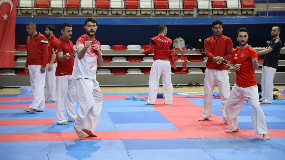 Milli karateciler, Ağrı'da yüksek rakımda çalışıyor