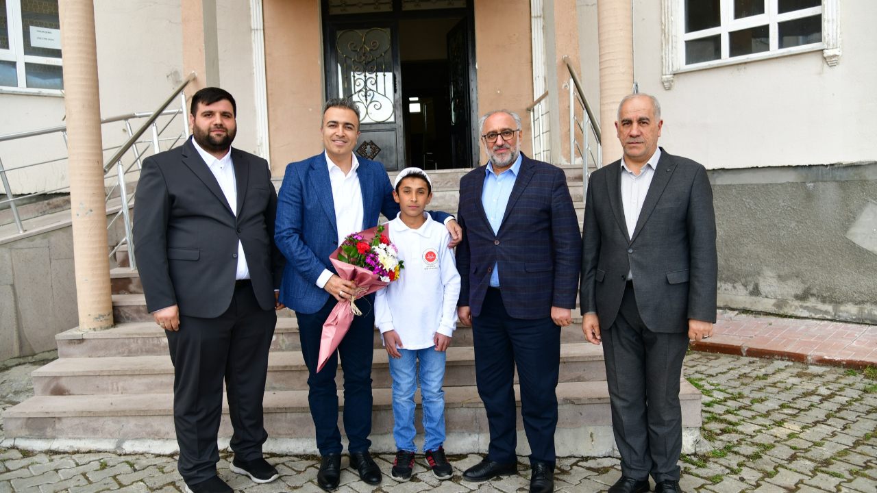 Hafızlık Kursuna Vali desteği