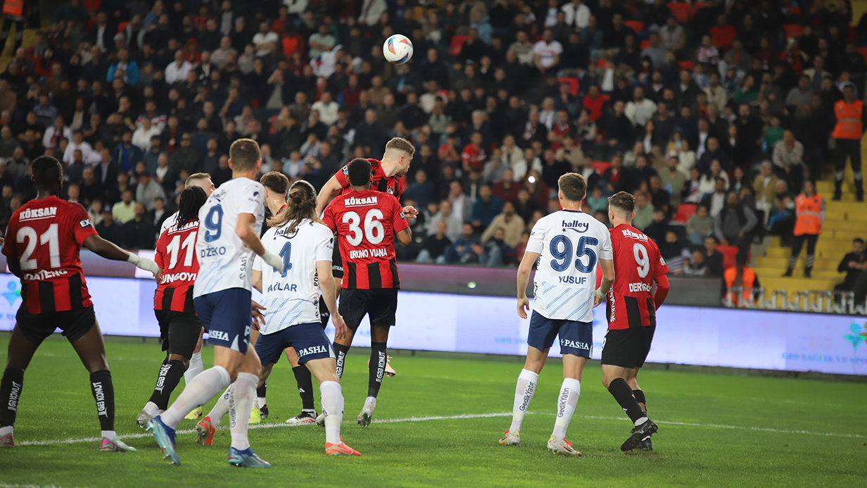 Geriden gelerek kazandı! Fenerbahçe Gaziantep'te iddiasını sürdürdü