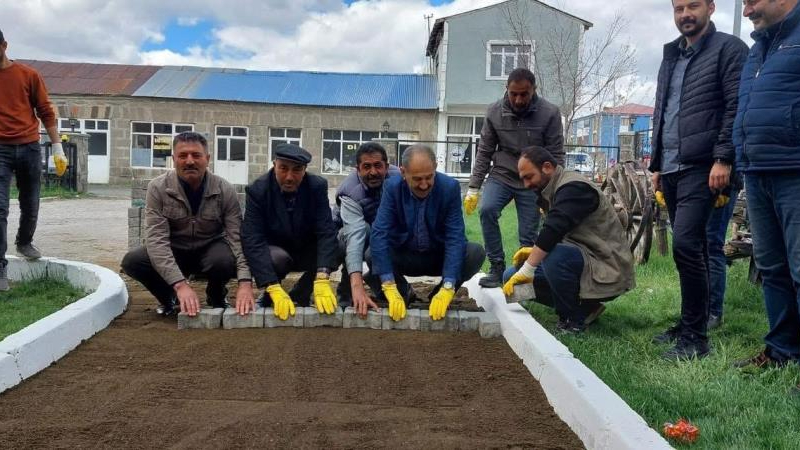 Arpaçay’da yol yapım çalışmaları başladı