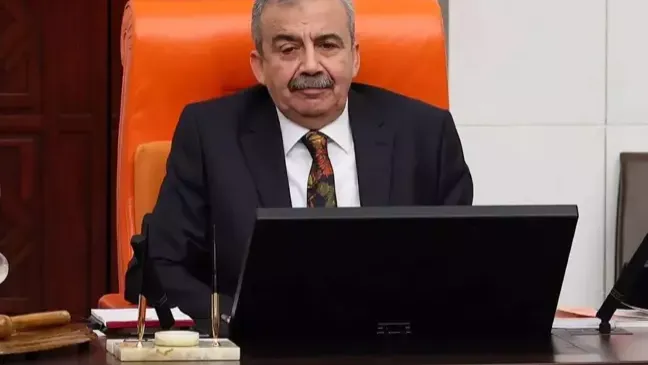 Sırrı Süreyya Önder'in tedavi gördüğü hastaneden açıklama: Hayati tehlikesi arttı