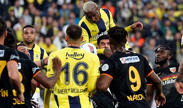 90+4'te yıkıldı! Fenerbahçe şampiyonluk yolunda yara aldı
