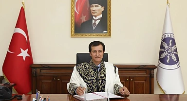 ARÜ'de yeni dönem: Rektör Emiroğlu göreve başladı