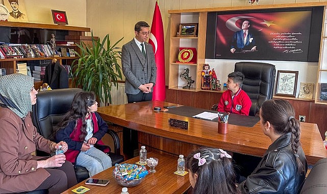 Başkan Çamlıyurt, koltuğunu çocuklara devretti