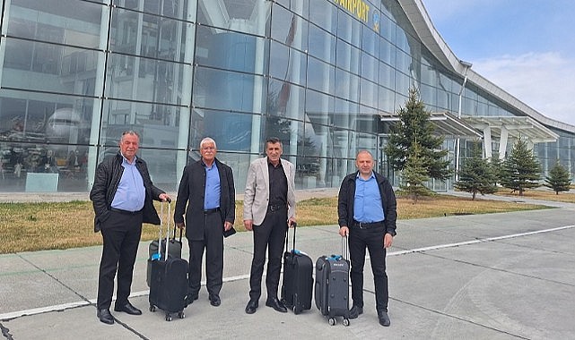 CHP Ardahan heyeti kurultay için yola çıktı