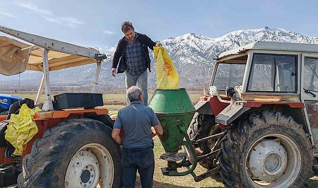 Erzincan meralarında gübreleme çalışmaları başladı