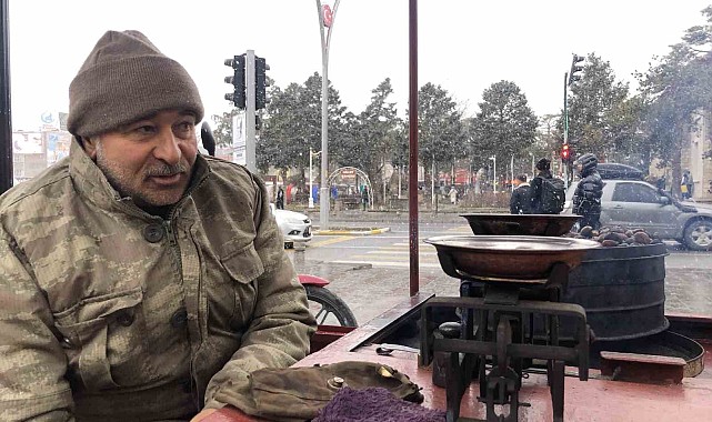 Erzincan'ın renkli simalarından kestaneci Öztürk, kazada öldü