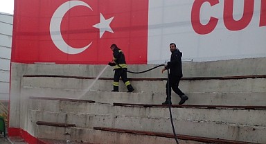 Göle'de bahar temizliğine kar engeli
