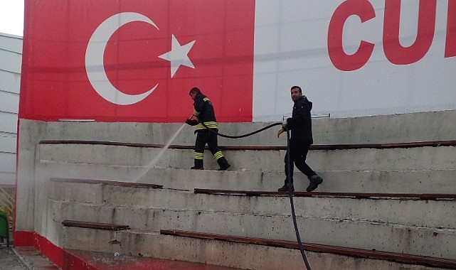 Göle'de bahar temizliğine kar engeli